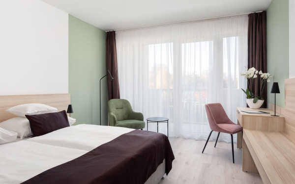 Hunguest Hotel Flóra, Standard double room with balcony